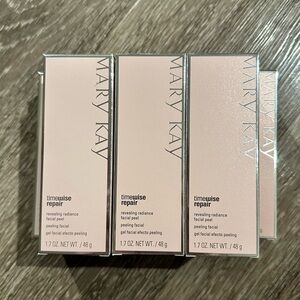 NEW in box Mary Kay Revealing Radiance Facial Peel